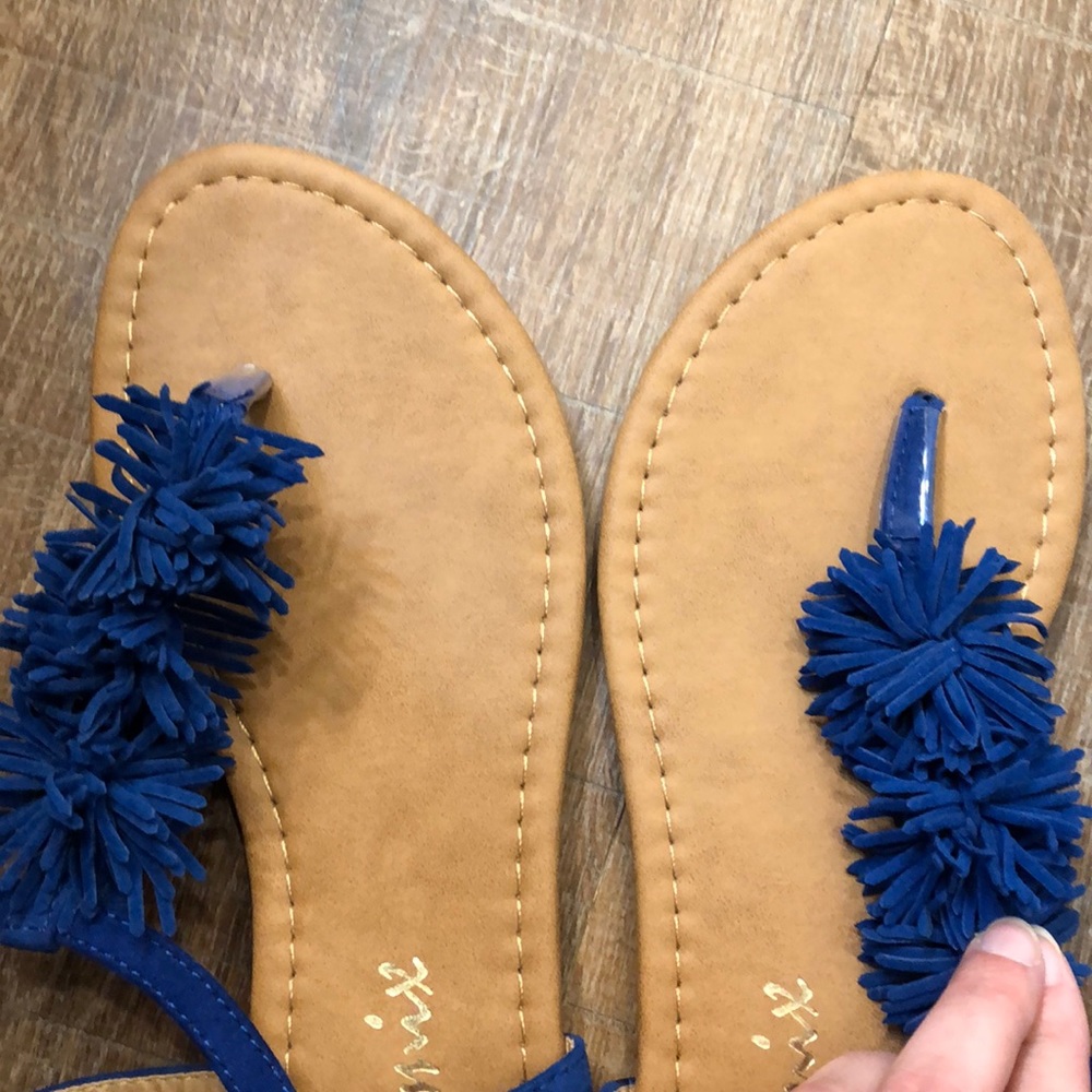 Fun blue flip flops! - Picture 2 of 6